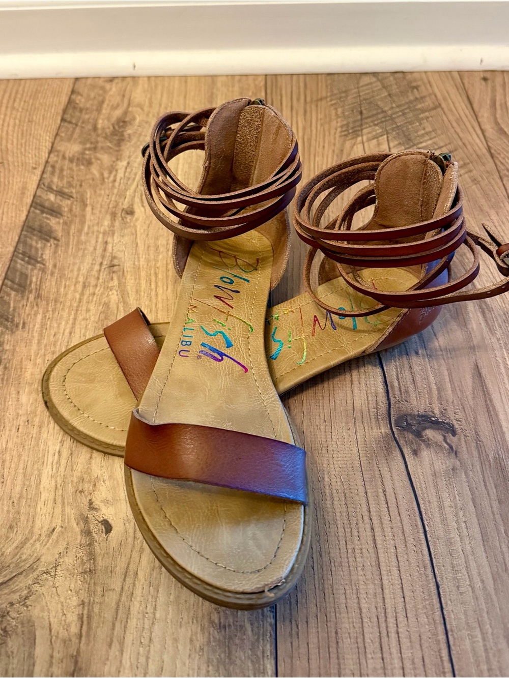 Blowfish Malibu Cognac Gladiator Wrap Ankle Flat Sandals Size 7.5